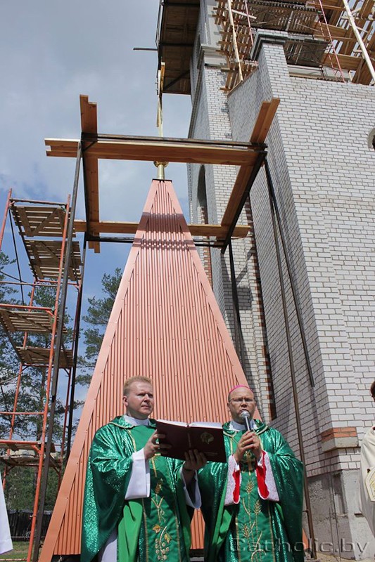 В Борисове освятили строящийся костел