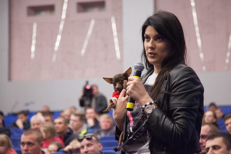 Анна Бонд Анна Бонд