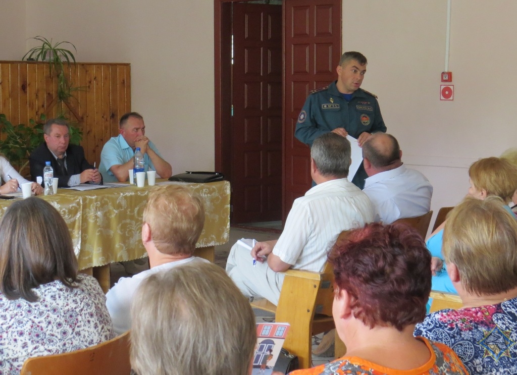 Борисовские пожарные продолжают напоминать о соблюдении правил пожарной безопасности