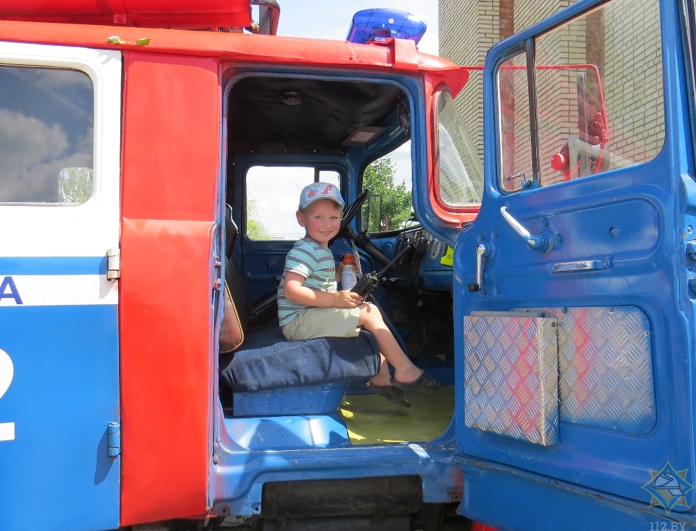 Борисовские пожарные продолжают напоминать о соблюдении правил пожарной безопасности