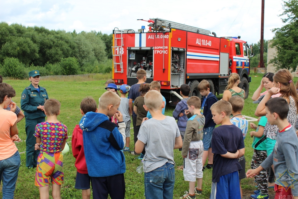 Под Борисовом дети прошли обучение в «Школе юного спасателя»