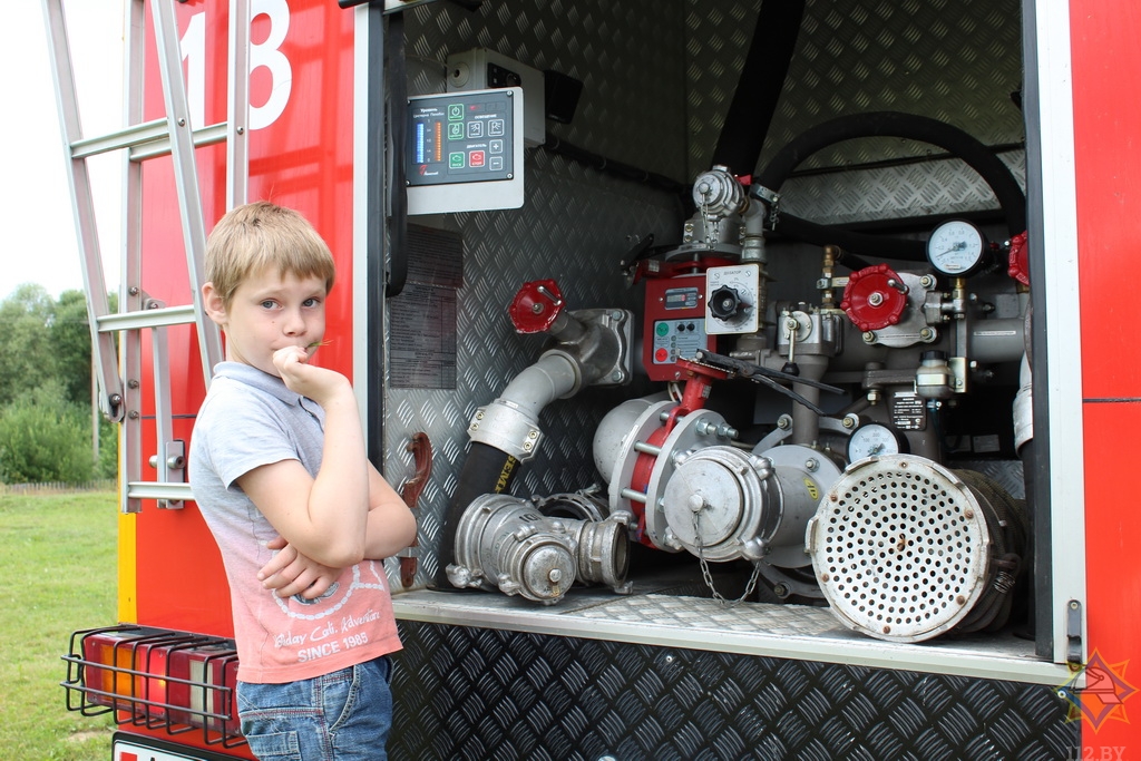 Под Борисовом дети прошли обучение в «Школе юного спасателя»