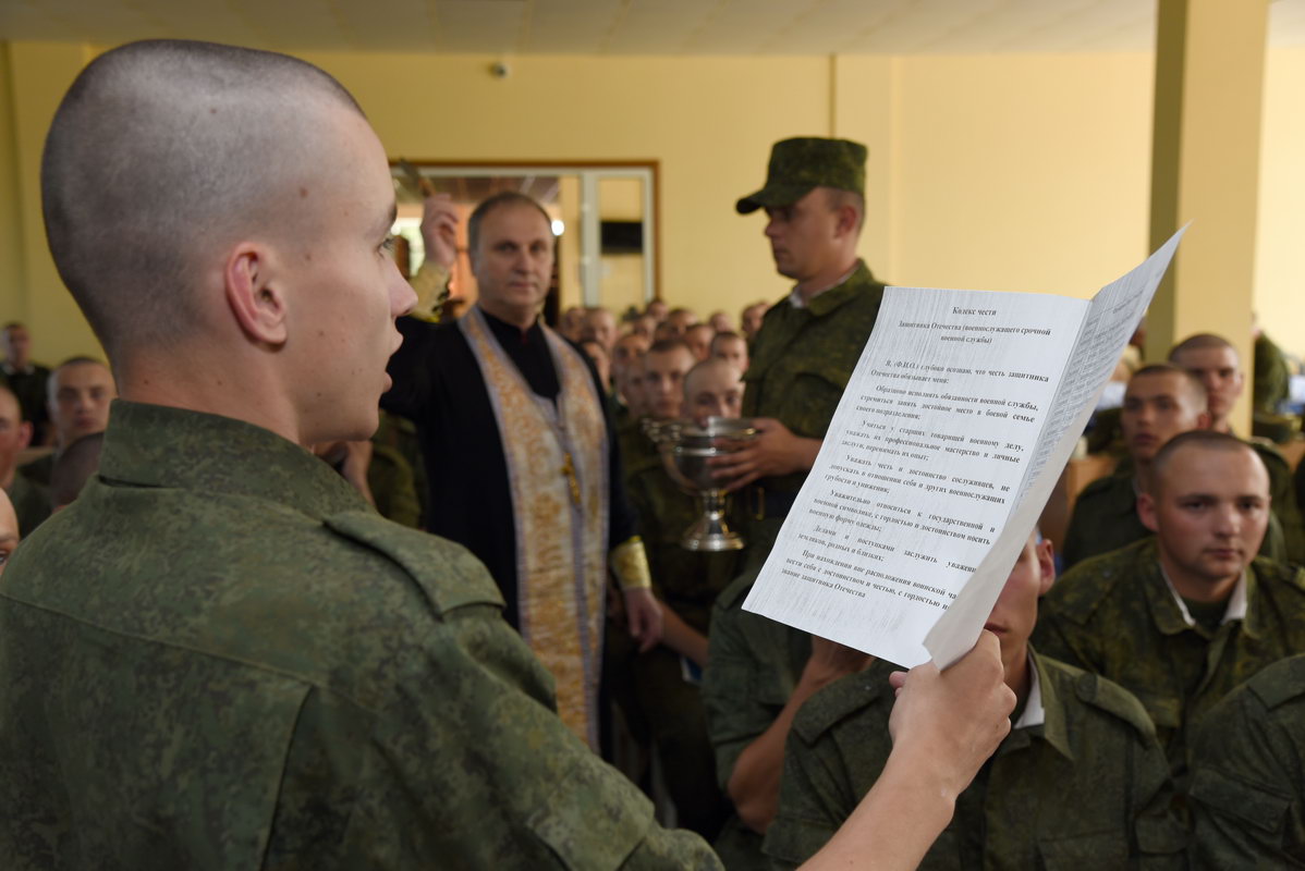 В Печах солдаты совершили ритуал принятия Кодекса чести защитника Отечества