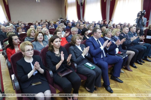 Карпович: главное, чтобы не простаивали предприятия, а люди были при работе Карпович: главное, чтобы не простаивали предприятия, а люди были при работе