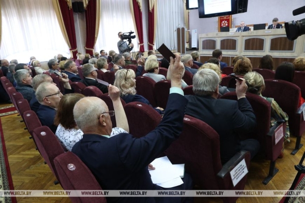 РЕПОРТАЖ: "Во главе угла экономика". В Борисовском районе определили задачи для нового руководителя РЕПОРТАЖ: "Во главе угла экономика". В Борисовском районе определили задачи для нового руководителя