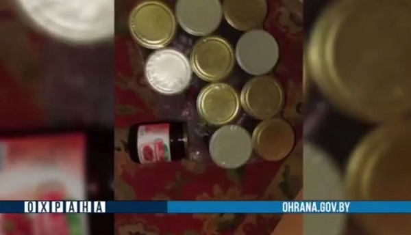 В Борисове школьный повар воровала продукты, а дома варила самогон В Борисове школьный повар воровала продукты, а дома варила самогон