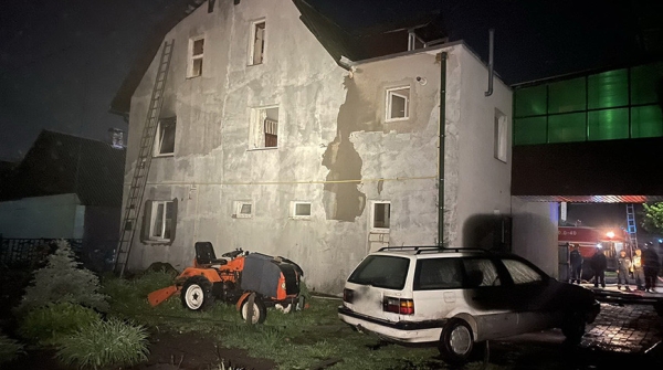 В Борисове благодаря пожарному извещателю спаслись 10 человек, из них 6 детей В Борисове благодаря пожарному извещателю спаслись 10 человек, из них 6 детей