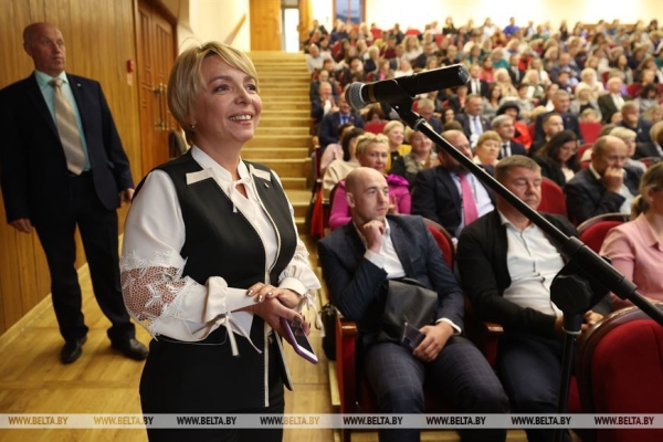 ФОТОФАКТ: Диалоговая площадка республиканской информационно-просветительской акции "Беларусь адзiная" ФОТОФАКТ: Диалоговая площадка республиканской информационно-просветительской акции "Беларусь адзiная"