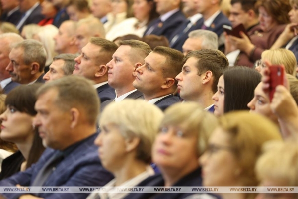 ФОТОФАКТ: Диалоговая площадка республиканской информационно-просветительской акции "Беларусь адзiная" ФОТОФАКТ: Диалоговая площадка республиканской информационно-просветительской акции "Беларусь адзiная"