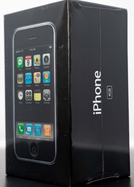 Запечатанный iPhone 2007 года выставили на аукцион. Вы точно удивитесь сумме, которую за него хотят выручить