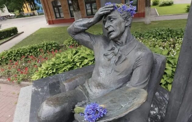 «Шагал. Шагал…» — пастаноўка Тэатра імя Якуба Коласа ў двары музея на Пакроўскай «Шагал. Шагал…» — пастаноўка Тэатра імя Якуба Коласа ў двары музея на Пакроўскай