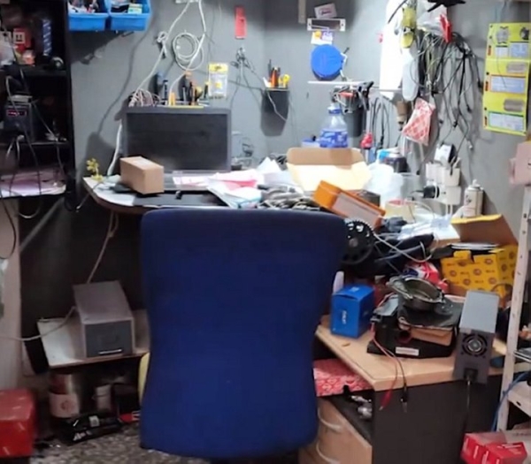 Белорусы в Испании организовали нелегальную автомастерскую. Туда пришла полиция