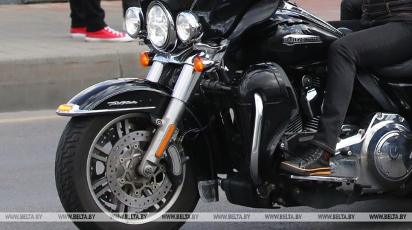 В Борисовском районе мотоциклист въехал в атомобиль и погиб на месте